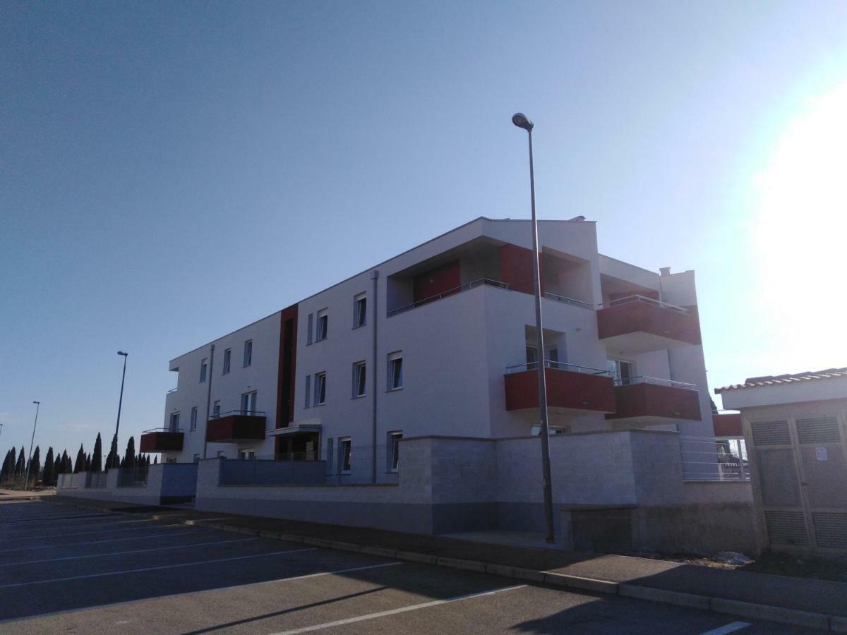 Holly Apartman Umago Exterior foto
