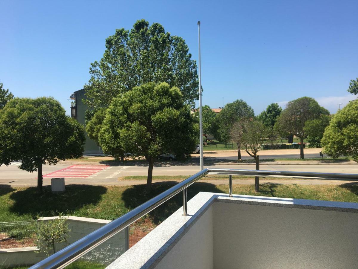 Holly Apartman Umago Exterior foto