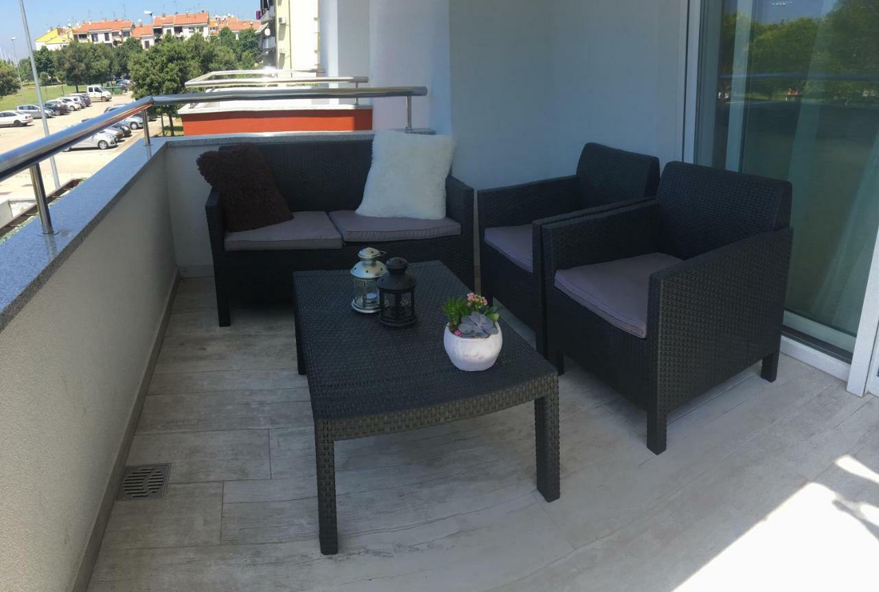 Holly Apartman Umago Exterior foto