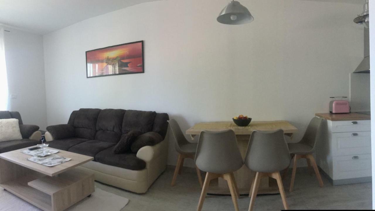 Holly Apartman Umago Exterior foto